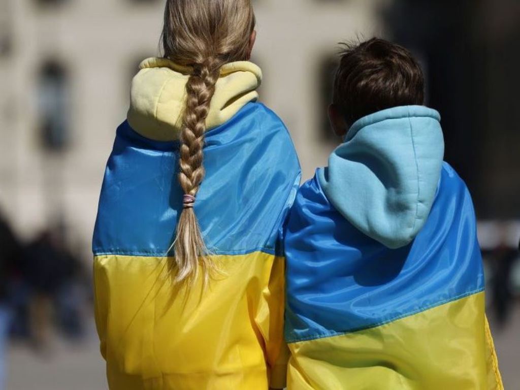 Ukrainian Child Rights Network helped to take two little sisters out of temporarily occupied Kakhovka
