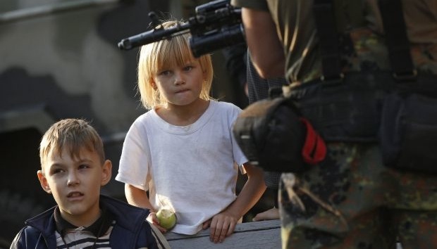 Поки батьки стояли в черзі по воду, діти зникли з укриттів. Їх забрали російські військові