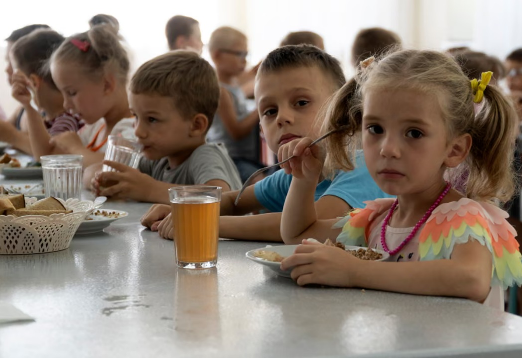 Діти, які зникають: як окупанти змінюють ідентичність українських дітей в інтернатах
